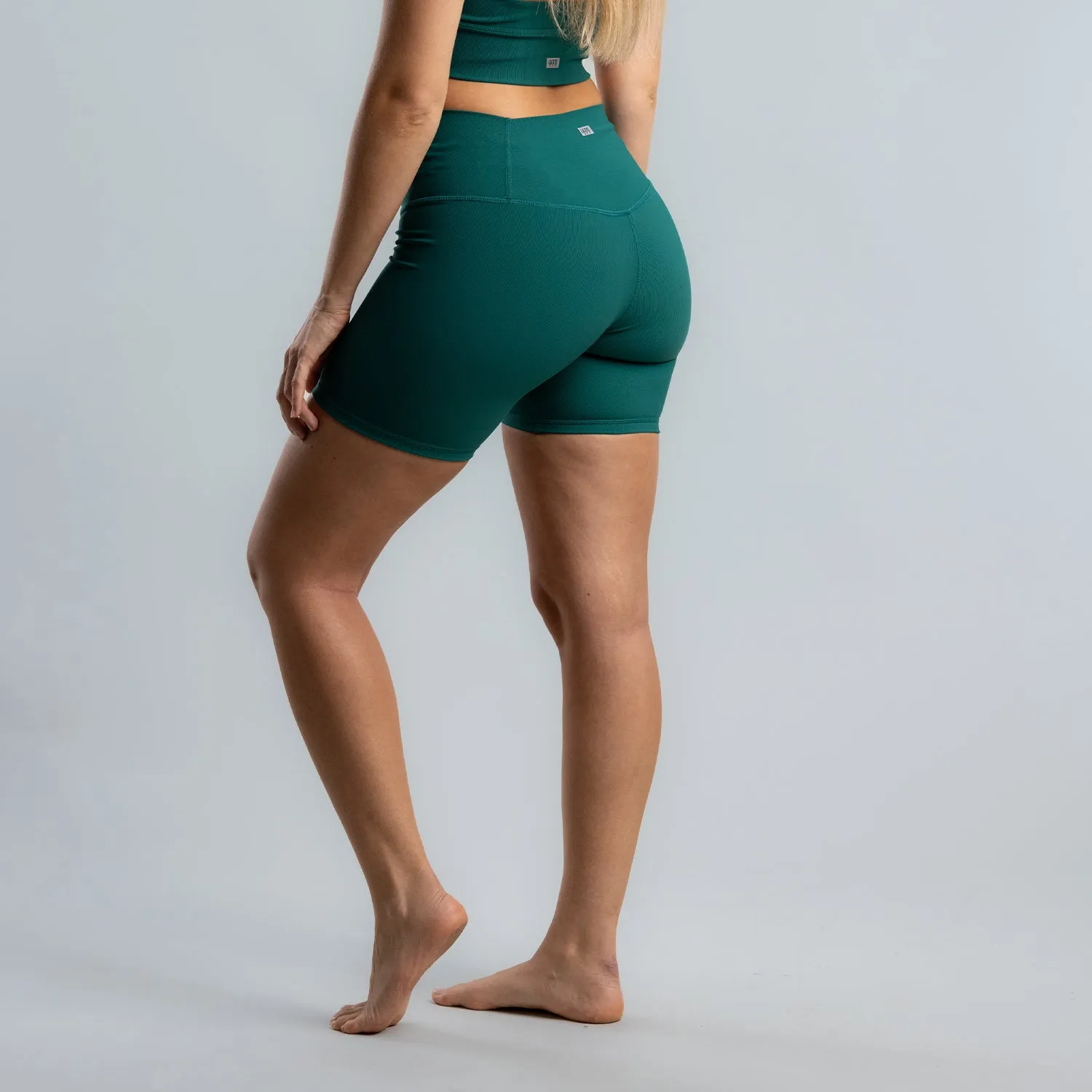 Agile 6" Mid-Short - Women's RACING GREEN