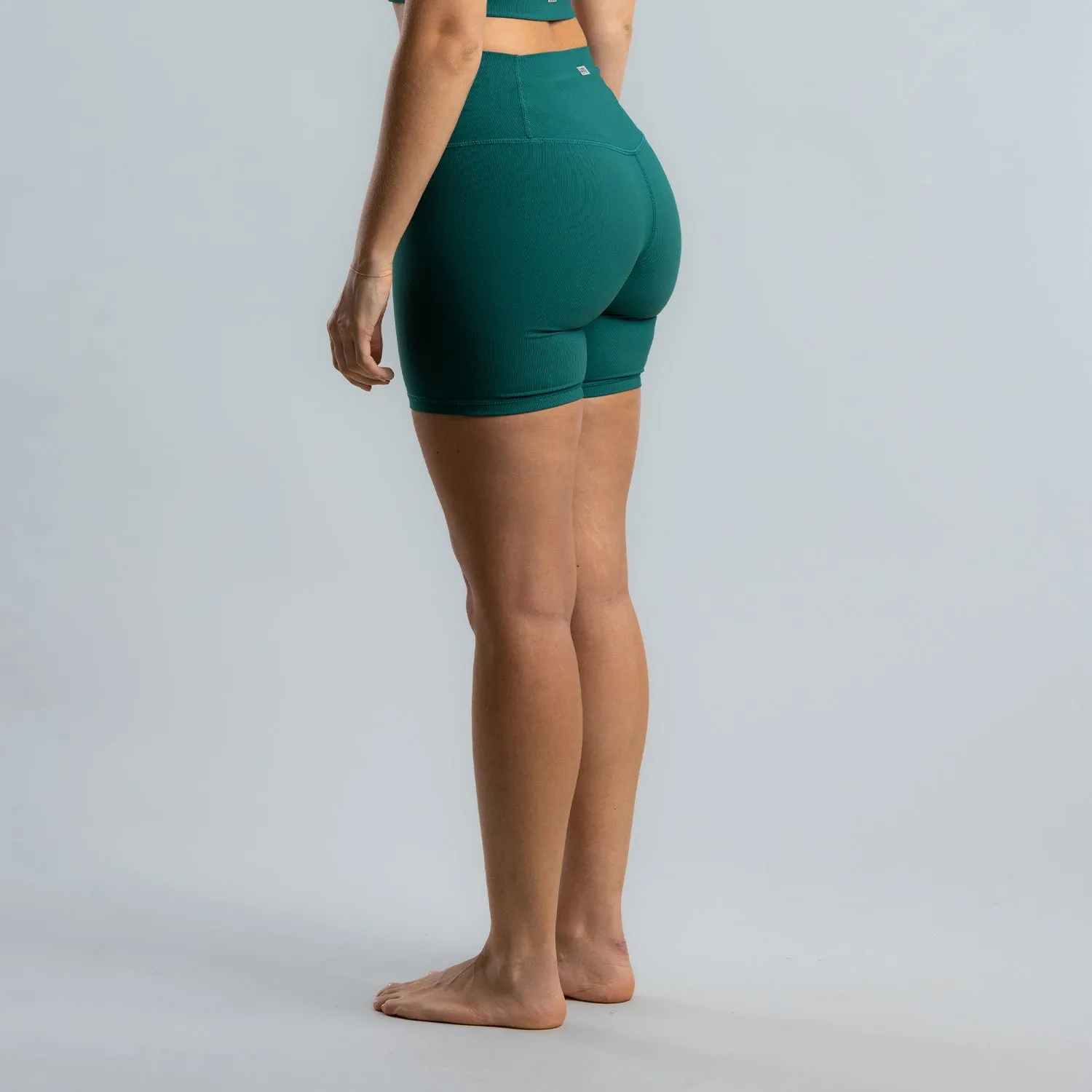 Agile 6" Mid-Short - Women's RACING GREEN