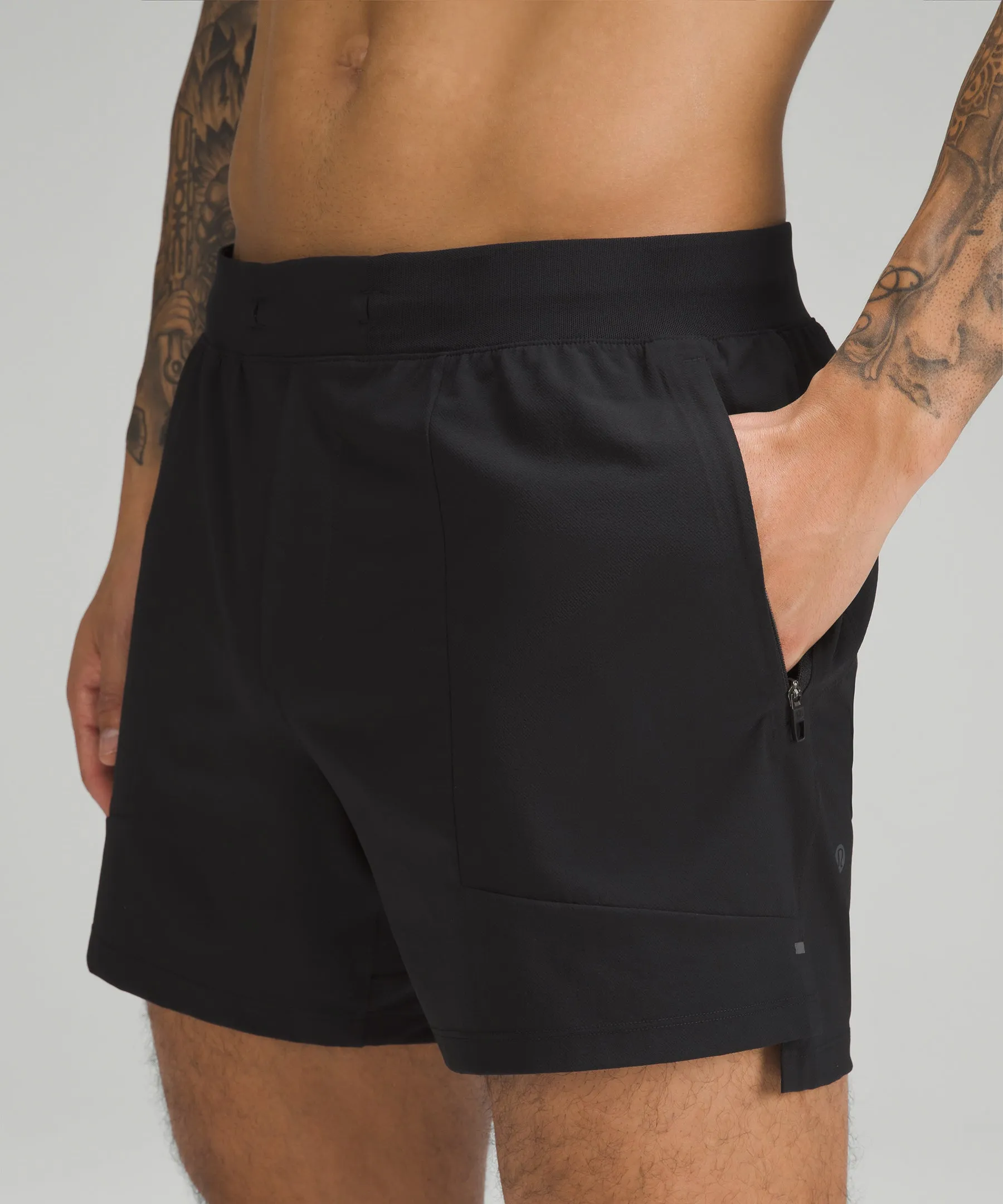 LULULEMON BLK LICENSE TO TRAIN SHORT 5