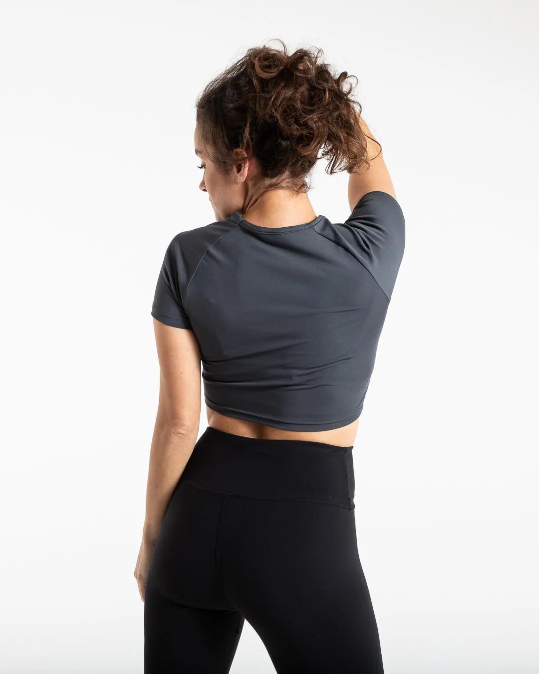 Training Short Sleeve Crop Top - Charcoal