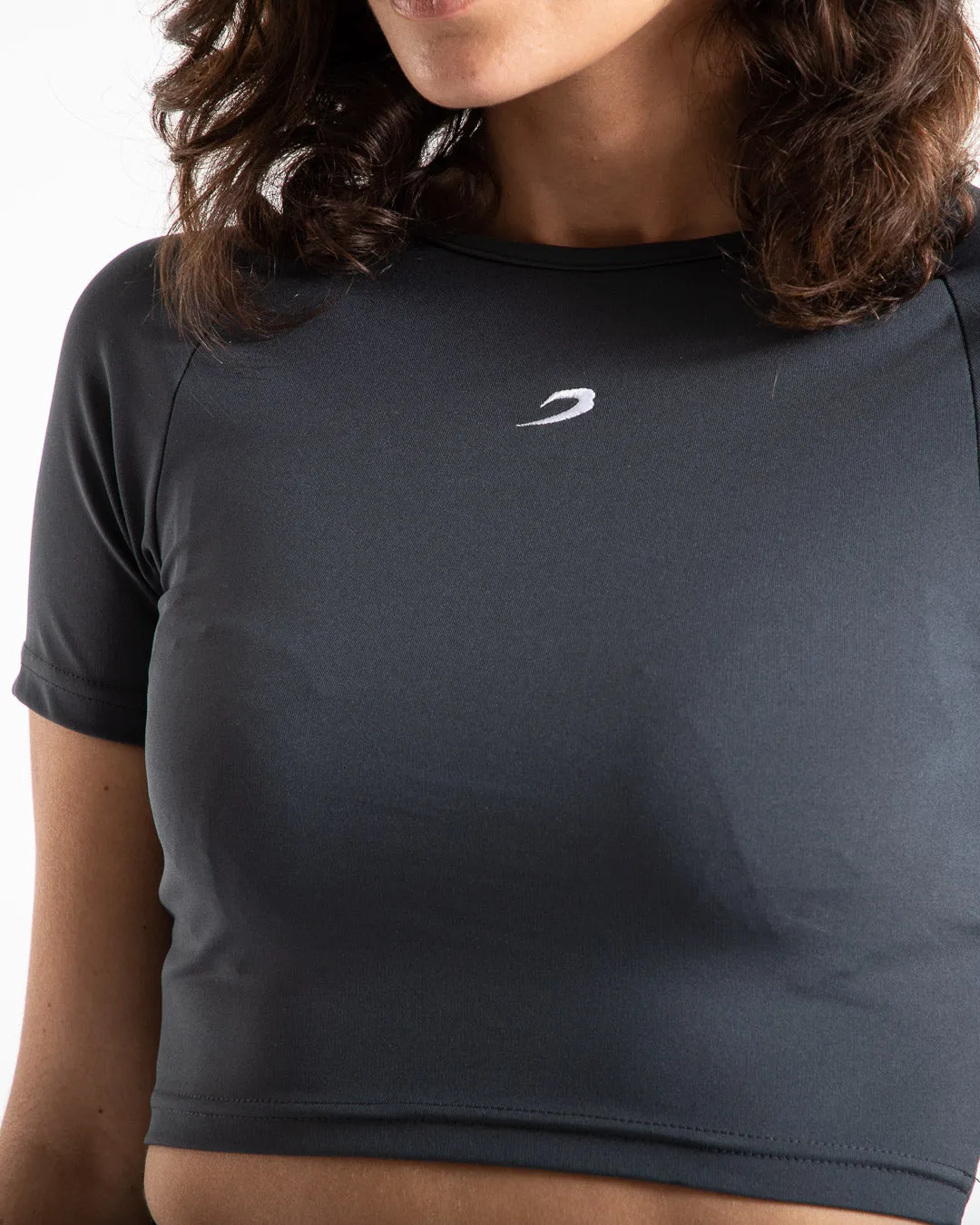 Training Short Sleeve Crop Top - Charcoal