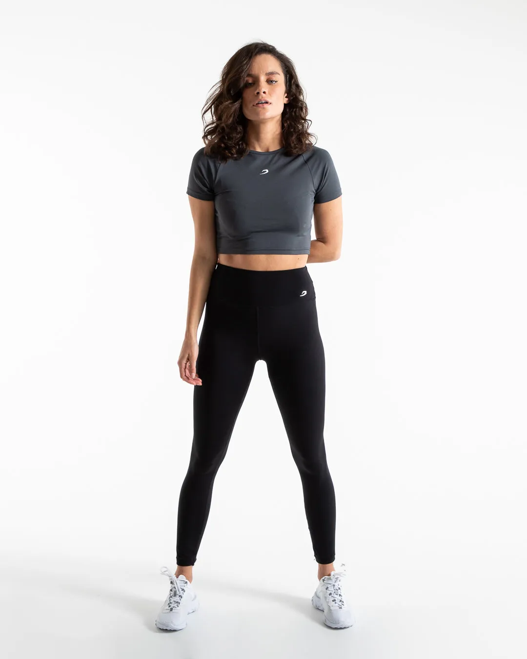 Training Short Sleeve Crop Top - Charcoal